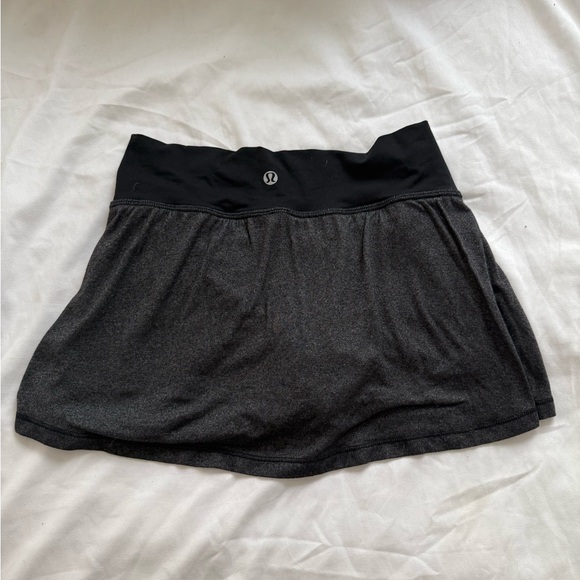 Lululemon Gray Athletic Skirt💙💙 - Picture 3 of 4